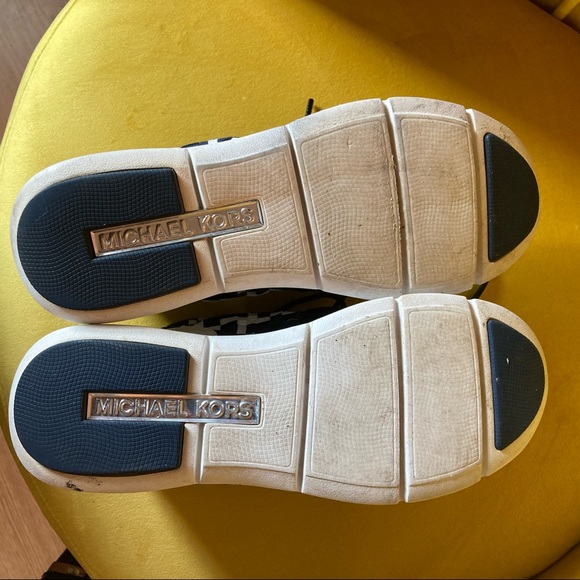 Michael Kors Amanda Trainer in blue black and white - Picture 9 of 11